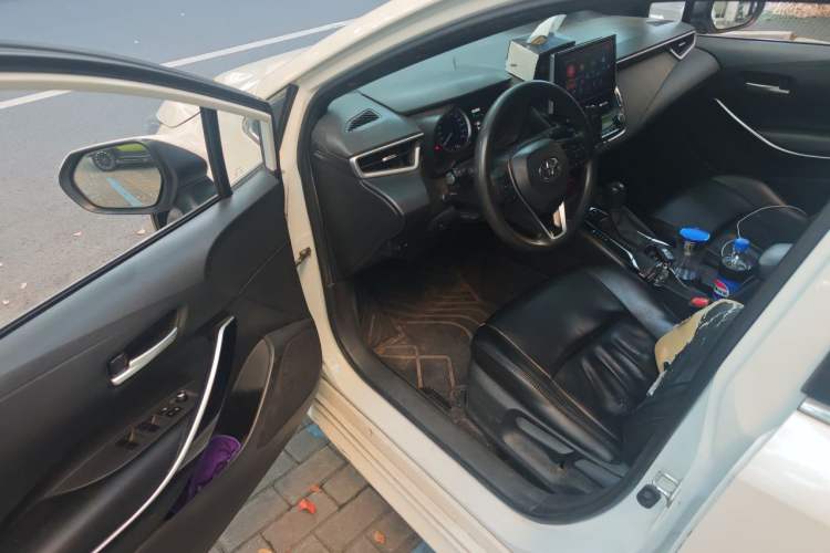 Used Toyota Levin 2019 Dual-Engine 1.8H E-CVT Luxury Edition China VI Standard Driver Seat
