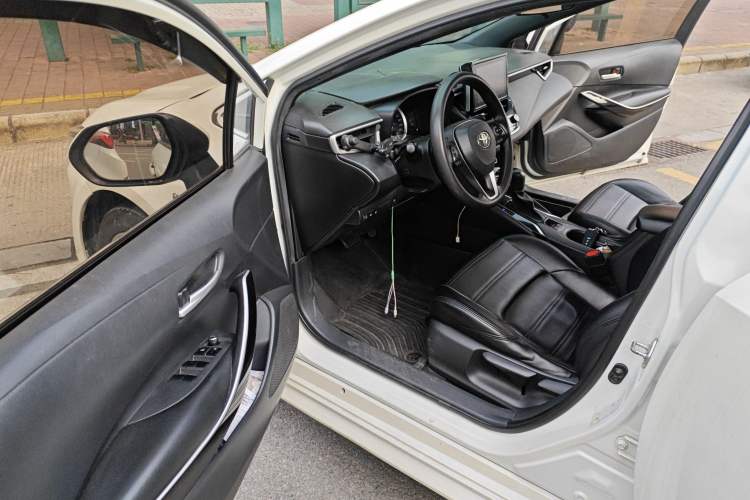 Used Toyota Levin 2019 Dual-Engine 1.8H E-CVT Luxury Edition China VI Standard Driver Seat