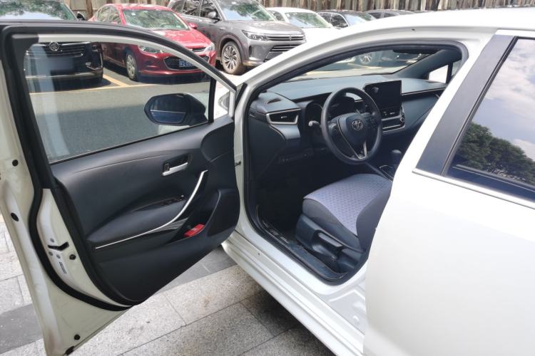 Used Toyota Levin 2019 Dual-Engine 1.8H E-CVT Luxury Edition China VI Standard Driver Seat