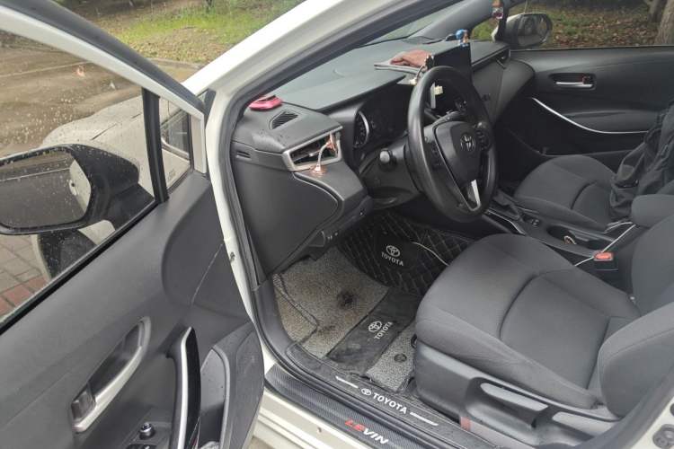 Used Toyota Levin 2019 Dual-Engine 1.8H E-CVT Luxury Edition China VI Standard Driver Seat