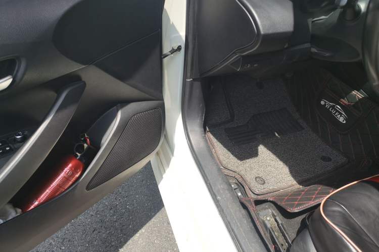 Used Toyota Levin 2019 185T CVT Luxury Edition China VI Standard Driver Seat