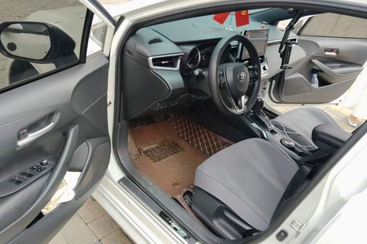 Used Toyota Levin 2019 185T CVT Luxury Edition China VI Standard Driver Seat