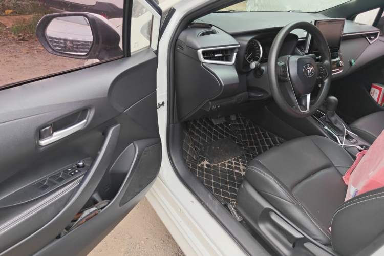Used Toyota Levin 2019 185T CVT Luxury Edition China VI Standard Driver Seat