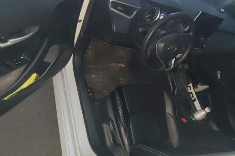 Used Toyota Levin 2019 185T CVT Luxury Edition China VI Standard Driver Seat