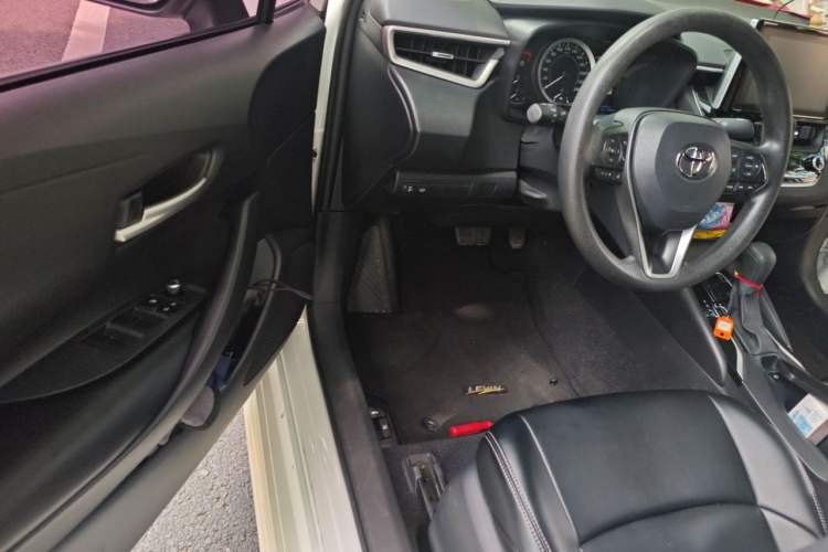 Used Toyota Levin 2019 185T CVT Luxury Edition China VI Standard Driver Seat