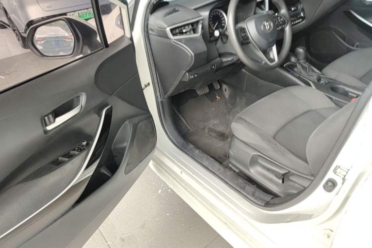 Used Toyota Levin 2019 Dual-Engine 1.8H E-CVT Luxury Edition China VI Standard Driver Seat