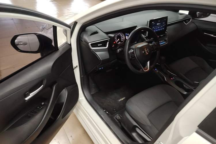 Used Toyota Levin 2019 185T CVT Luxury Edition China VI Standard Driver Seat