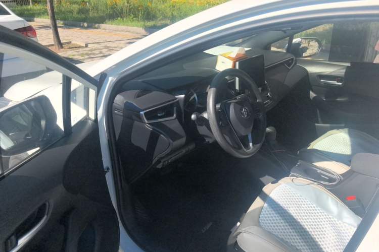 Used Toyota Levin 2019 185T CVT Luxury Edition China VI Standard Driver Seat