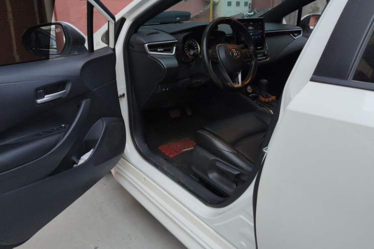 Used Toyota Levin 2019 185T CVT Luxury Edition China VI Standard Driver Seat