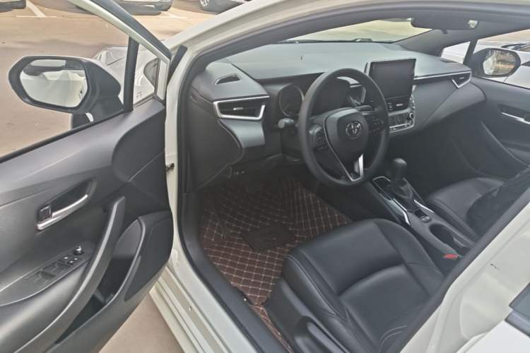 Used Toyota Levin 2019 185T CVT Luxury Edition China VI Standard Driver Seat
