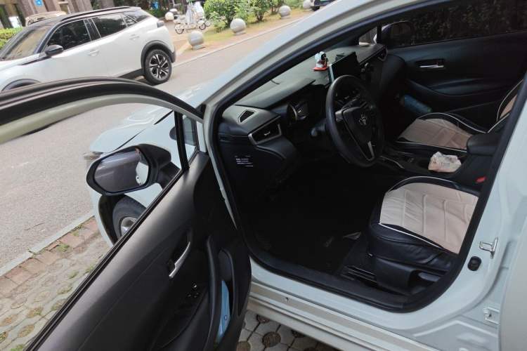 Used Toyota Levin 2019 185T CVT Luxury Edition China VI Standard Driver Seat