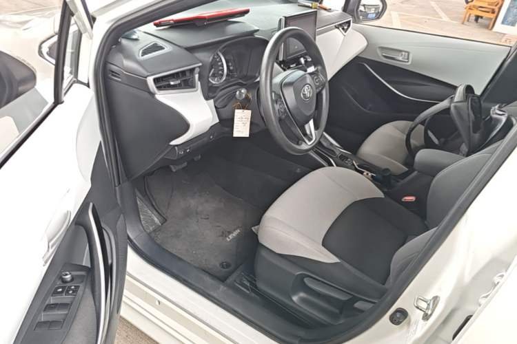 Used Toyota Levin 2019 Dual-Engine 1.8H E-CVT Luxury Edition China VI Standard Driver Seat