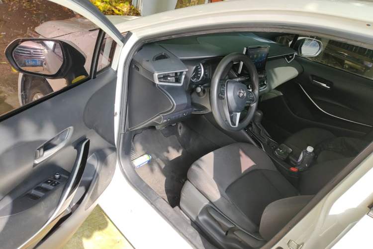Used Toyota Levin 2019 Dual-Engine 1.8H E-CVT Luxury Edition China VI Standard Driver Seat