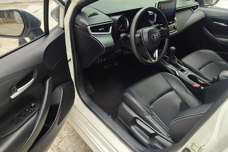 Used Toyota Levin 2019 185T CVT Luxury Edition China VI Standard Driver Seat