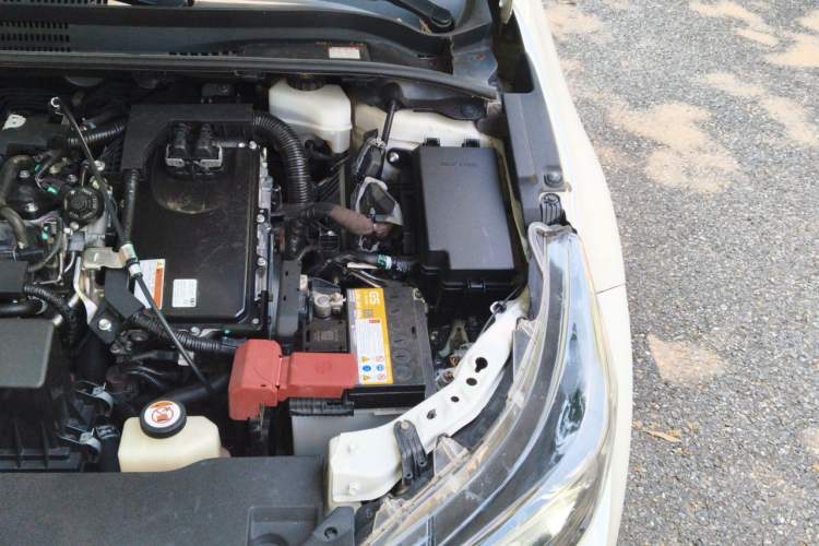 Used Toyota Levin 2019 Dual-Engine 1.8H E-CVT Luxury Edition China VI Standard Engine Bay Left