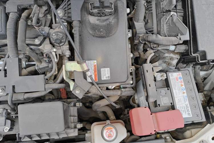 Used Toyota Levin 2019 Dual-Engine 1.8H E-CVT Luxury Edition China VI Standard Engine Bay Left
