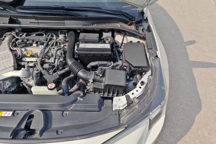 Used Toyota Levin 2019 185T CVT Luxury Edition China VI Standard Engine Bay Left