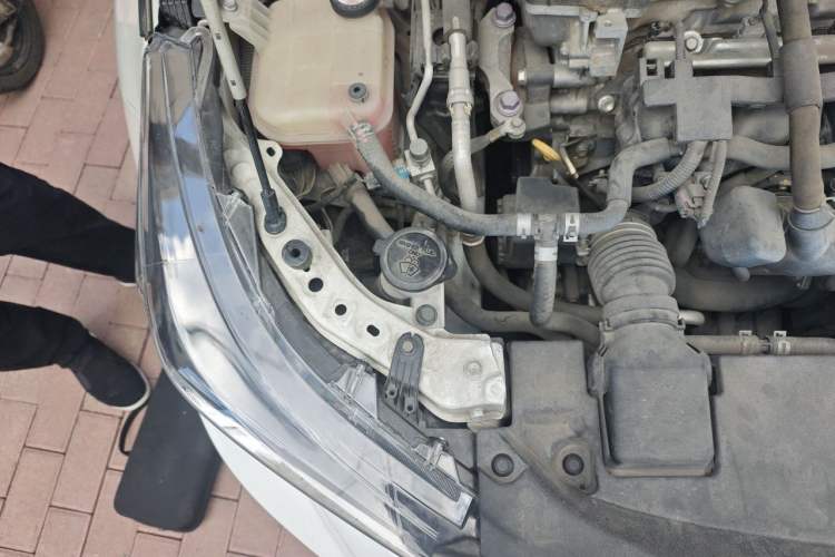Used Toyota Levin 2019 Dual-Engine 1.8H E-CVT Entry-Level Model China V Standard Engine Bay Right