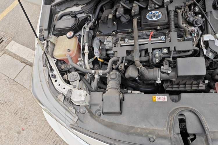 Used Toyota Levin 2019 Dual-Engine 1.8H E-CVT Luxury Edition China VI Standard Engine Bay Right