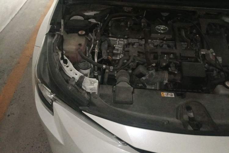 Used Toyota Levin 2019 Dual-Engine 1.8H E-CVT Luxury Edition China VI Standard Engine Bay Right