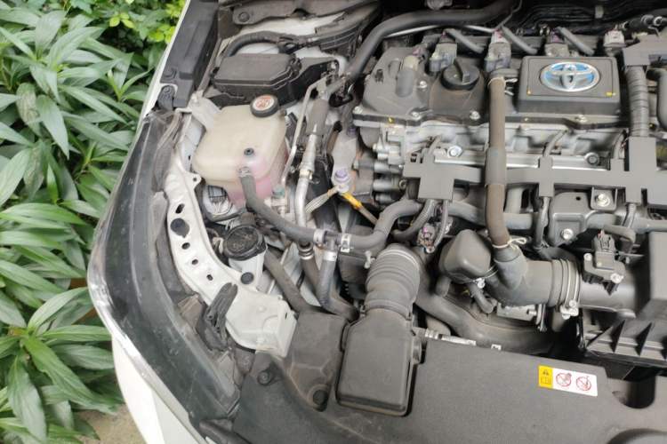 Used Toyota Levin 2019 Dual-Engine 1.8H E-CVT Luxury Edition China VI Standard Engine Bay Right