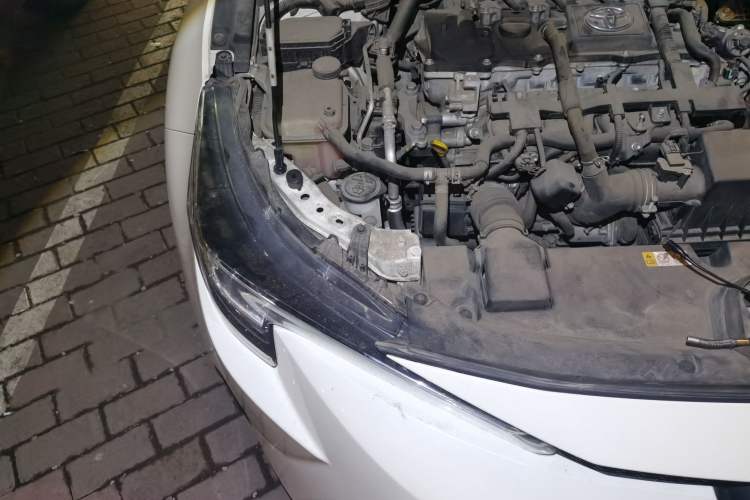 Used Toyota Levin 2019 Dual-Engine 1.8H E-CVT Luxury Edition China VI Standard Engine Bay Right