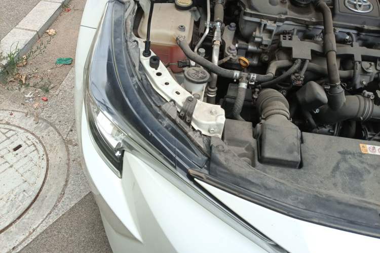 Used Toyota Levin 2019 Dual-Engine 1.8H E-CVT Luxury Edition China VI Standard Engine Bay Right