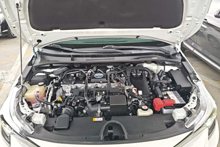 Used Toyota Levin 2019 Dual-Engine 1.8H E-CVT Luxury Edition China VI Standard Engine Bay
