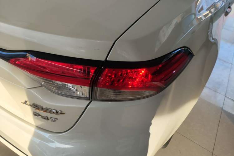 Used Toyota Levin 2019 185T CVT Luxury Edition China VI Standard Exterior 3
