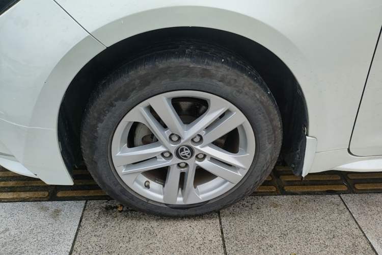 Used Toyota Levin 2019 185T CVT Luxury Edition China VI Standard Exterior 4
