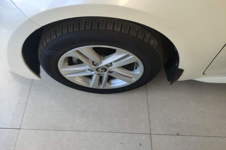 Used Toyota Levin 2019 185T CVT Luxury Edition China VI Standard Exterior 4