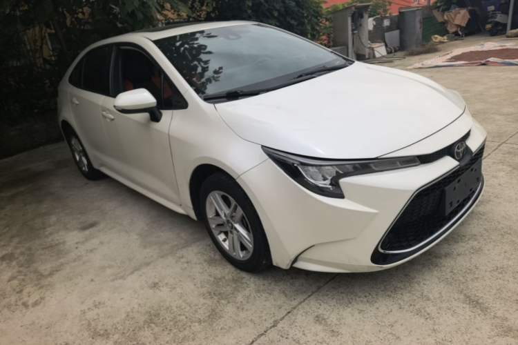 Used Toyota Levin 2019 185T CVT Luxury Edition China VI Standard Front Right 45 Deg