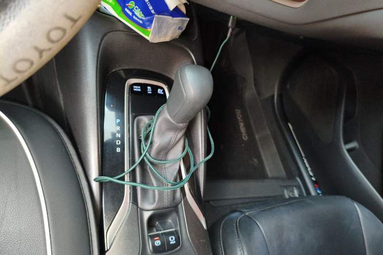 Used Toyota Levin 2019 Dual-Engine 1.8H E-CVT Luxury Edition China VI Standard Gear Lever