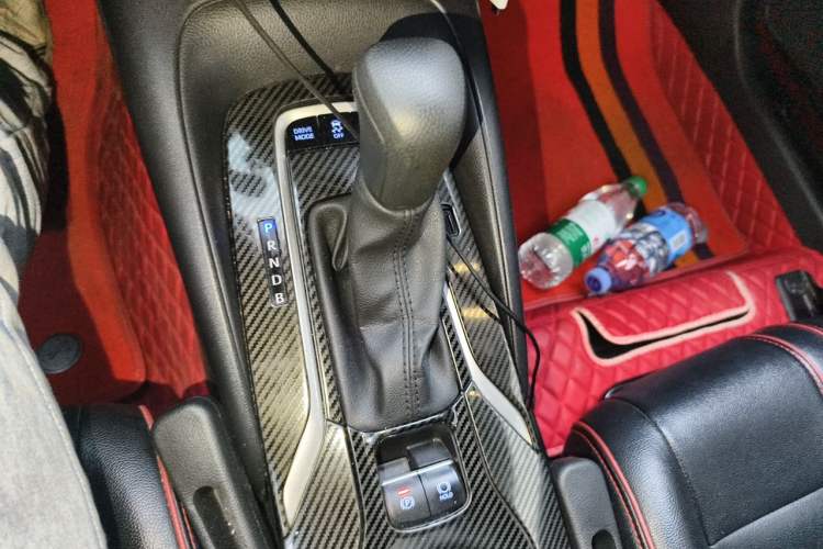 Used Toyota Levin 2019 Dual-Engine 1.8H E-CVT Sport Edition China VI Standard Gear Lever