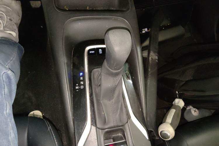 Used Toyota Levin 2019 185T CVT Entry-Level Version China VI Standard Gear Lever
