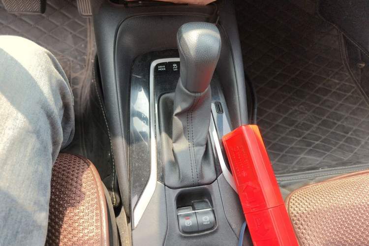 Used Toyota Levin 2019 Dual-Engine 1.8H E-CVT Sport Edition China VI Standard Gear Lever