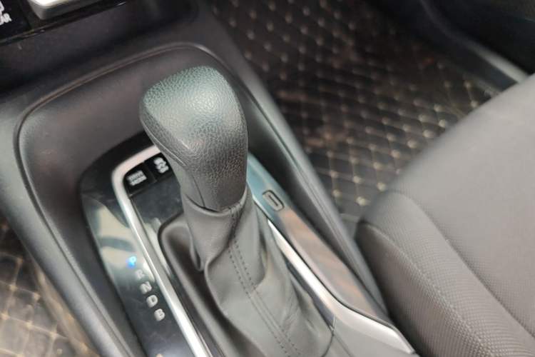 Used Toyota Levin 2019 Dual-Engine 1.8H E-CVT Tech Edition China VI Standard Gear Lever