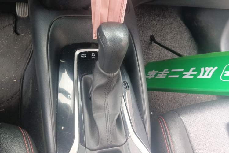 Used Toyota Levin 2019 Dual-Engine 1.8H E-CVT Luxury Edition China V Standard Gear Lever