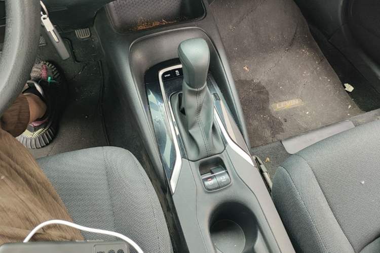 Used Toyota Levin 2019 185T CVT Entry-Level Version China VI Standard Gear Lever