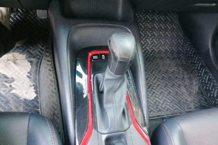 Used Toyota Levin 2019 Dual-Engine 1.8H E-CVT Sport Edition China VI Standard Gear Lever