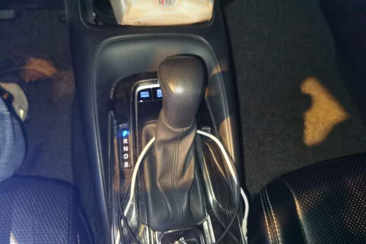 Used Toyota Levin 2019 Dual-Engine 1.8H E-CVT Luxury Edition China VI Standard Gear Lever