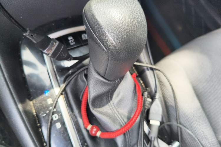 Used Toyota Levin 2019 Dual-Engine 1.8H E-CVT Entry-Level Model China VI Standard Gear Lever