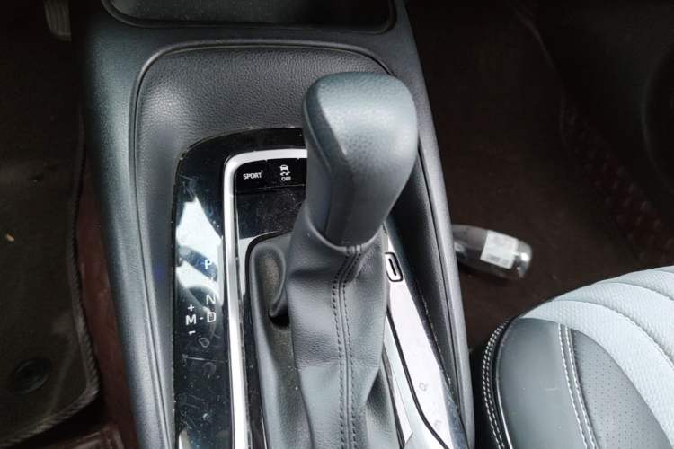 Used Toyota Levin 2019 185T CVT Entry-Level Version China VI Standard Gear Lever
