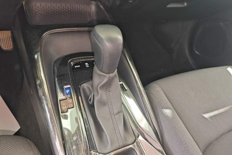 Used Toyota Levin 2019 185T CVT Entry-Level Version China VI Standard Gear Lever