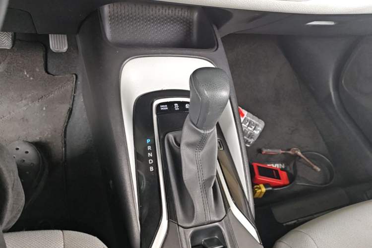 Used Toyota Levin 2019 Dual-Engine 1.8H E-CVT Luxury Edition China VI Standard Gear Lever