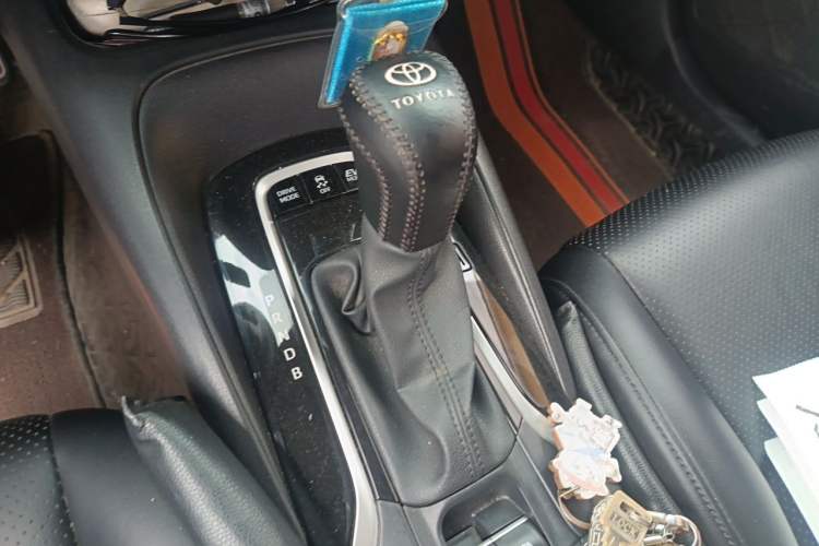 Used Toyota Levin 2019 Dual-Engine 1.8H E-CVT Luxury Edition China VI Standard Gear Lever