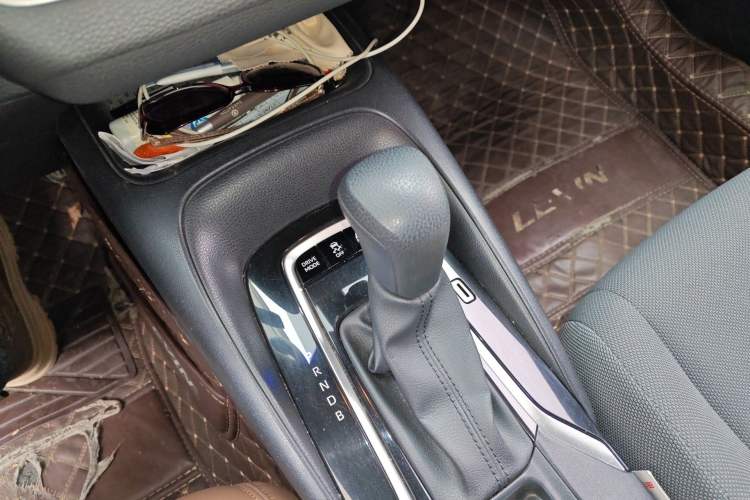Used Toyota Levin 2019 Dual-Engine 1.8H E-CVT Luxury Edition China VI Standard Gear Lever