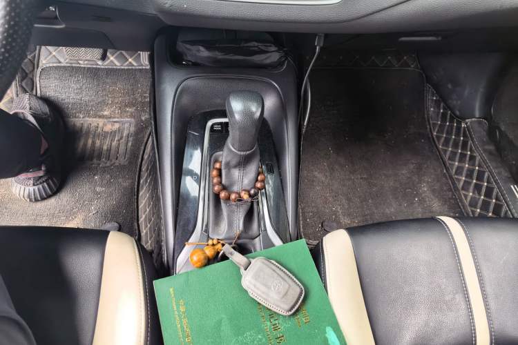 Used Toyota Levin 2019 Dual-Engine 1.8H E-CVT Luxury Edition China VI Standard Gear Lever