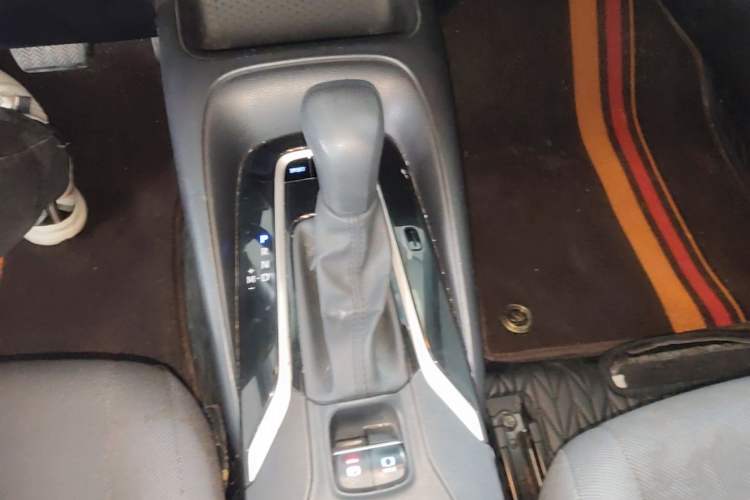 Used Toyota Levin 2019 185T CVT Entry-Level Version China VI Standard Gear Lever