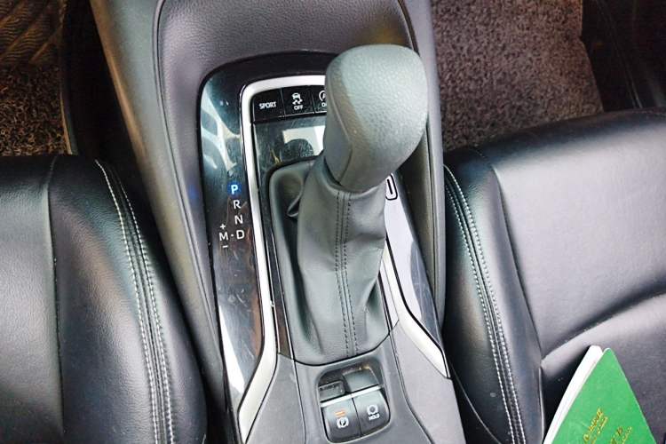 Used Toyota Levin 2019 185T CVT Luxury Edition China VI Standard Gear Lever